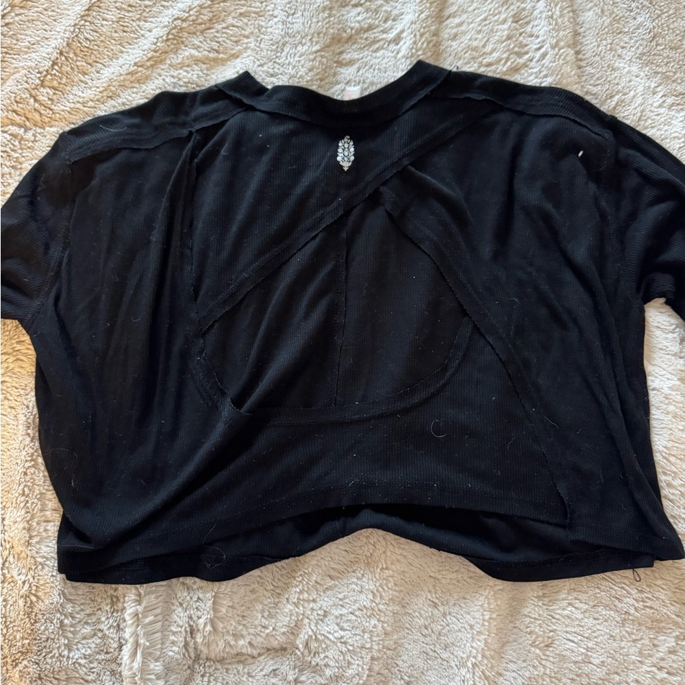 FREE PEOPLE Black long sleeve cropped shirt, back design, good quality